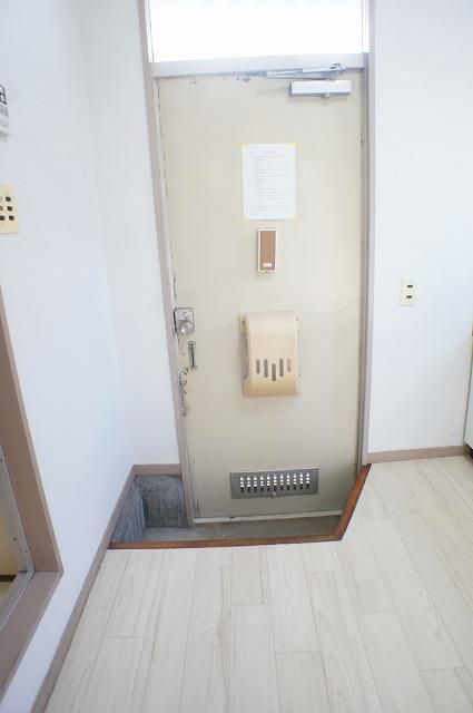 1K Apartment for Rent in Kunitachi, Tokyo - 42,000 Yen - Thumbnail 3
