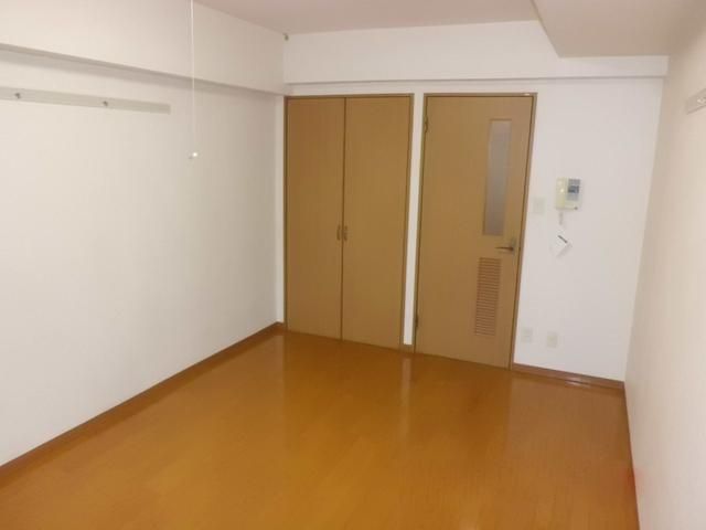 1K Apartment for Rent in Urayasu, Chiba - Thumbnail 4