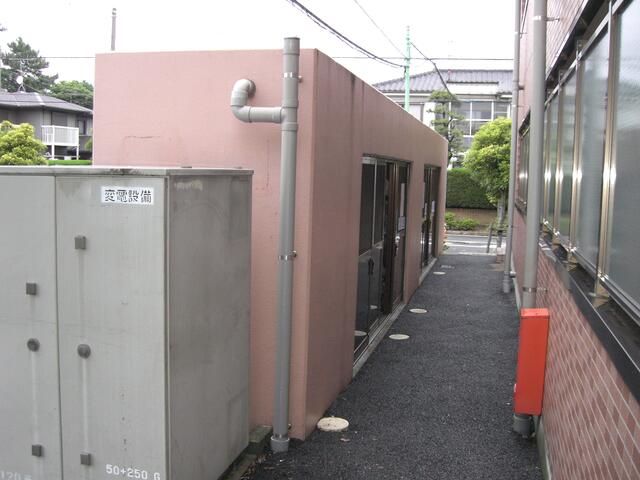 1K Apartment for Rent in Urayasu, Chiba - Thumbnail 2