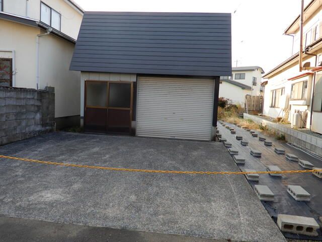 Spacious 8DK House for Sale in Noshiro, Akita with Large Garden - Image 16
