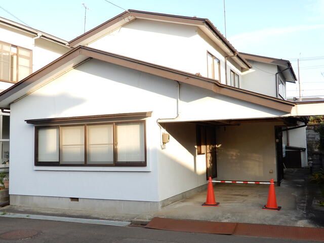 Spacious 8DK House for Sale in Noshiro, Akita with Large Garden - Image 7