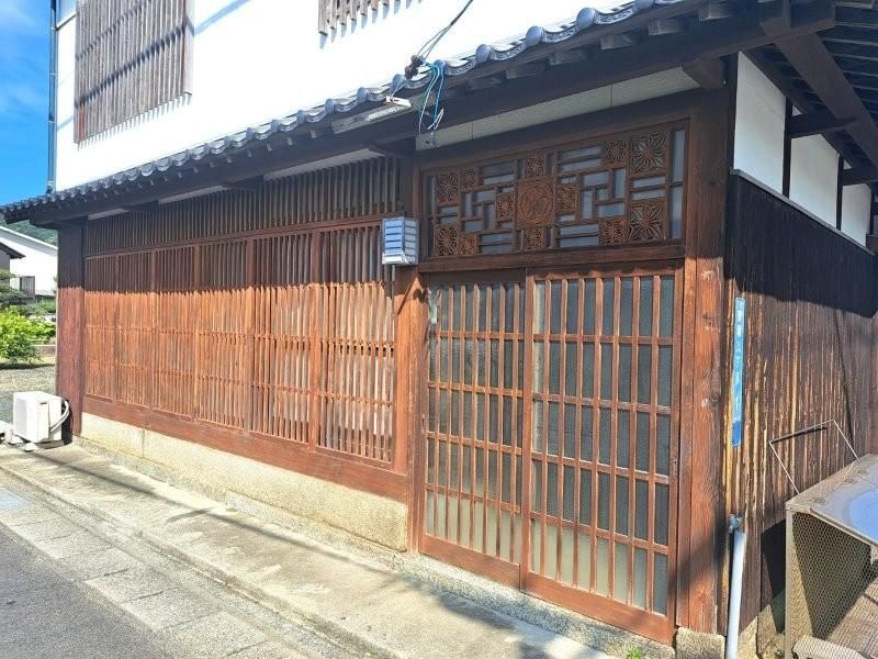 1929 8DK House on Corner Lot in Hikari, Yamaguchi - Thumbnail 3