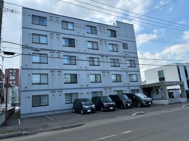 11-Unit Apartment Building for Sale in Higashi-ku, Sapporo - Thumbnail 2