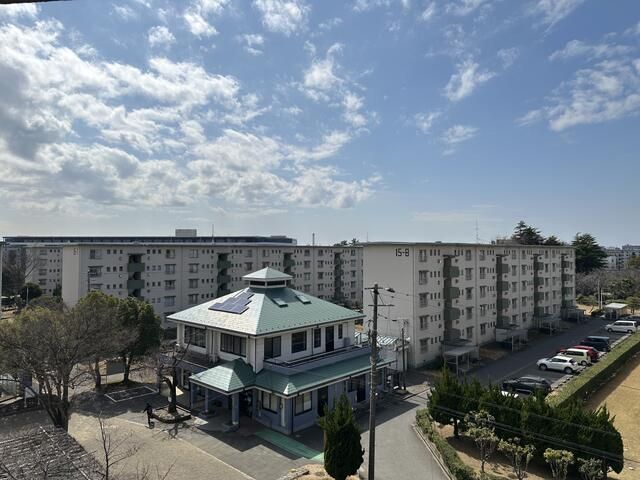 2LDK Apartment for Rent in Mihama-ku, Chiba City - Thumbnail 2