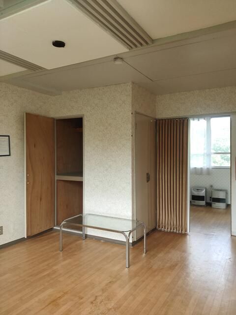 Chambord Karuizawa 1DK Resort Condo with Two-Sided Balcony - Thumbnail 3