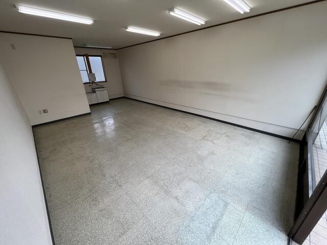 Commercial Unit for Rent in Odawara, Kanagawa - 37.26 sqm - Thumbnail 4