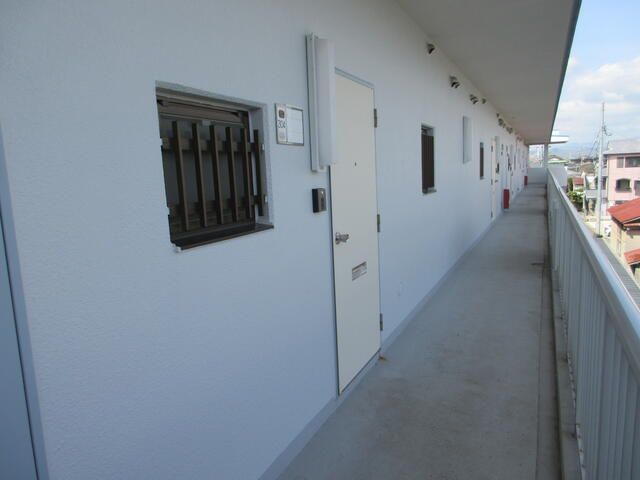 Rent 2DK Apartment in Hiratsuka, Kanagawa - 56 sqm - Thumbnail 2