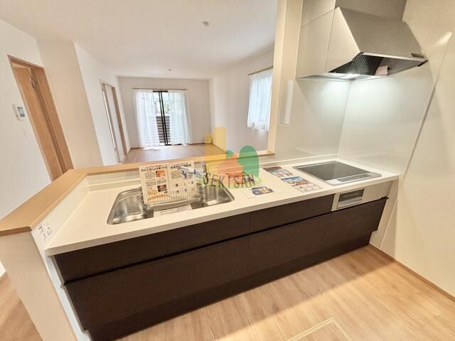 New 4LDK House in Miyazaki City with Parking for 3 Cars - Thumbnail 4