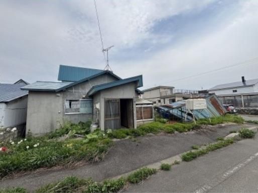 1971 3LDK House on Large Corner Lot in Iwamizawa, Hokkaido - Image 7