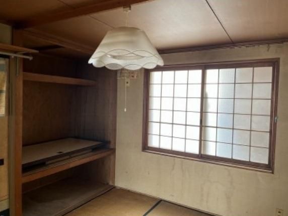 4LDK Detached House on Large Corner Lot in Naganuma, Hokkaido - Thumbnail 2