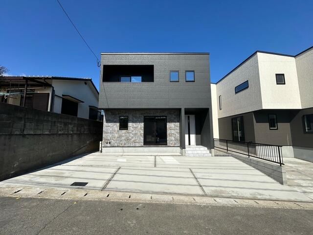 New 4LDK House for Sale in Oita City, Oita Prefecture - Thumbnail 2