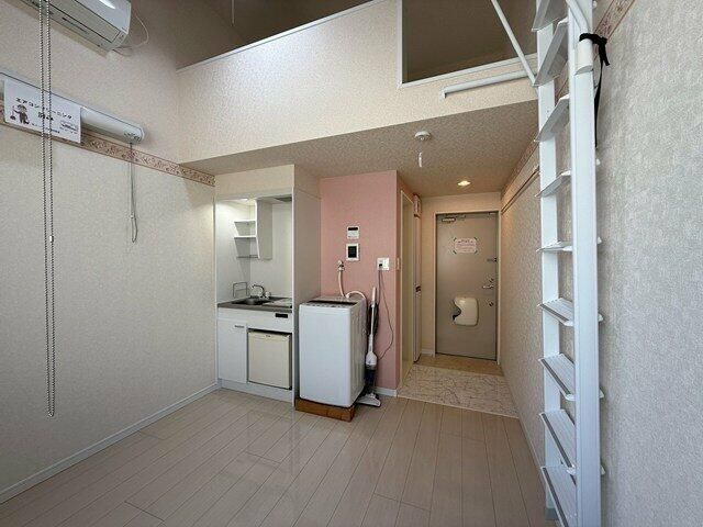 Modern Loft Apartment for Rent in Kawasaki, Kanagawa - Thumbnail 2