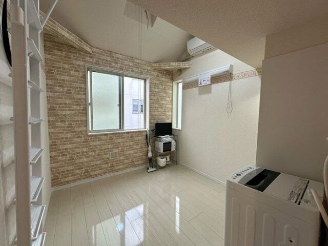 Modern Loft Apartment for Rent in Kawasaki, Kanagawa - Thumbnail 3