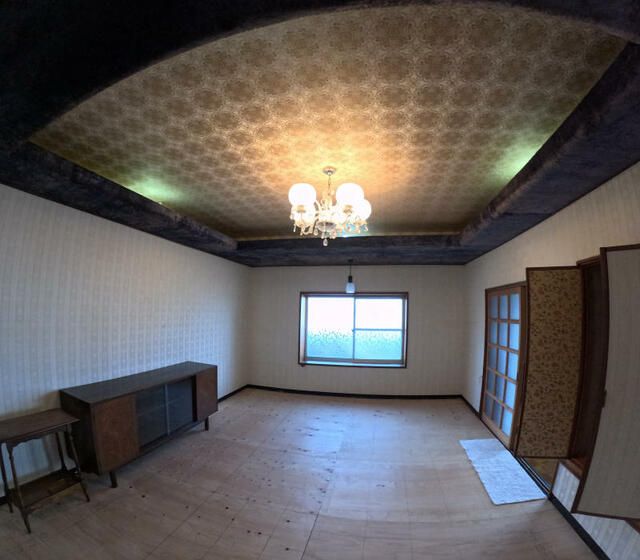 6LDK House for Sale in Nakatsu, Oita with 2 Car Parking - Thumbnail 3