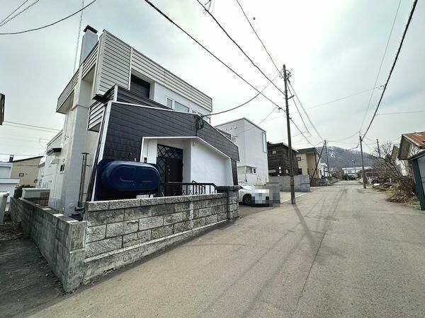 Land for Sale in Maruyama, Sapporo - 127.27 sqm Residential Plot - Thumbnail 2