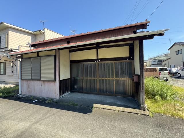 Traditional 4DK House with Garden in Shimada, Shizuoka - Image 7