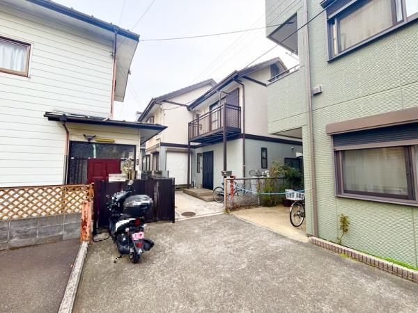 4LDK Detached House for Sale in Yokohama's Kohoku Ward - Thumbnail 2