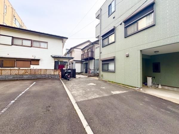 4LDK Detached House for Sale in Yokohama's Kohoku Ward - Thumbnail 3