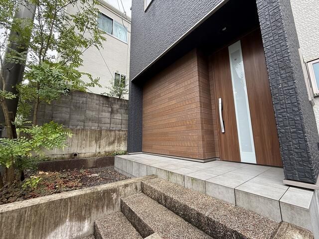 Modern 4LDK House in Quiet Matsuyama Neighborhood | 2016 Build - Thumbnail 4