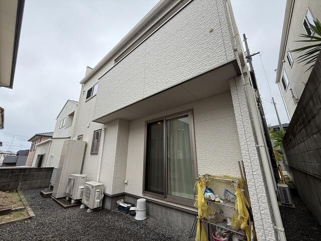 Modern 4LDK House in Quiet Matsuyama Neighborhood | 2016 Build - Thumbnail 3
