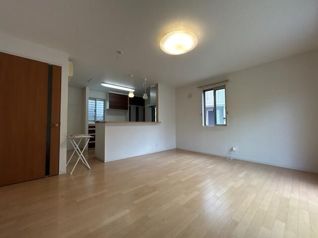 5SLDK Family House in Kitakyushu with 3 Car Parking - Thumbnail 3