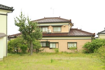 Living in Minatomachi with a pleasant sea breeze, a house with a Japanese-style garden and a view of Mt. Chokai: Villas, Real Estate, Properties for Sale, Hometown Information Center: Nationwide Country Living Property Data — Image 2, Sakata, Yamagata