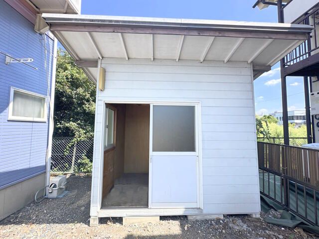 Parking Space for Rent in Koganei, Tokyo with Storage - Thumbnail 3
