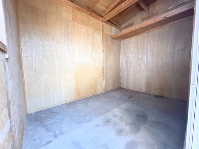 Parking Space for Rent in Koganei, Tokyo with Storage - Thumbnail 4