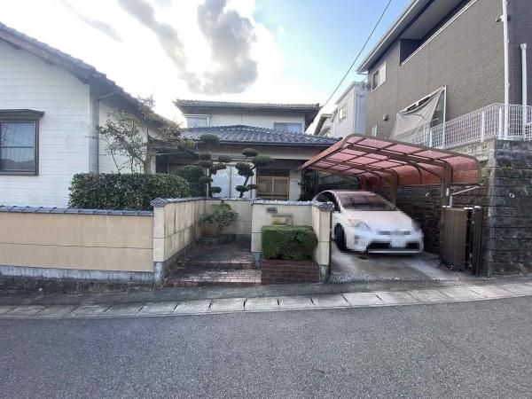 5LDK House for Sale in Yakushigaoka, Hiroshima - Thumbnail 3