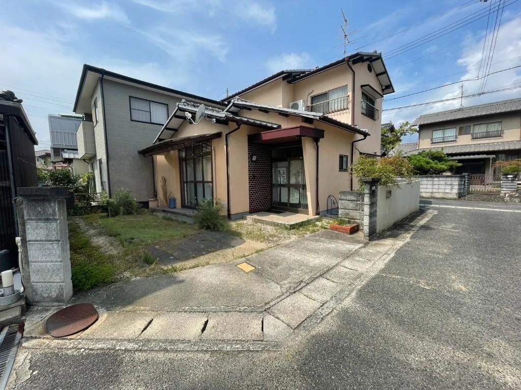 3LDK Corner-Plot House in Quiet Okayama Neighborhood | 124.89 sqm Land - Image 7