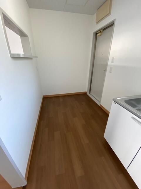 Commercial Space for Rent in Isesaki, Gunma - 54.5 sqm - Thumbnail 3
