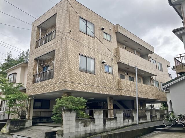 Spacious 4LDK Apartment for Rent in Yashio, Saitama - Thumbnail 2