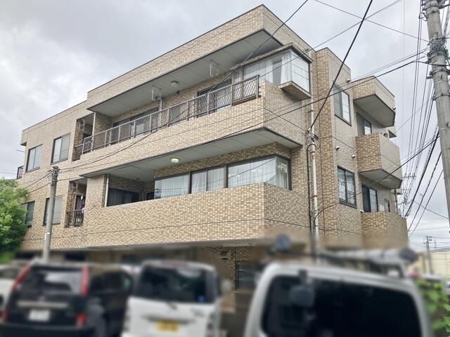 Spacious 4LDK Apartment for Rent in Yashio, Saitama - Thumbnail 3