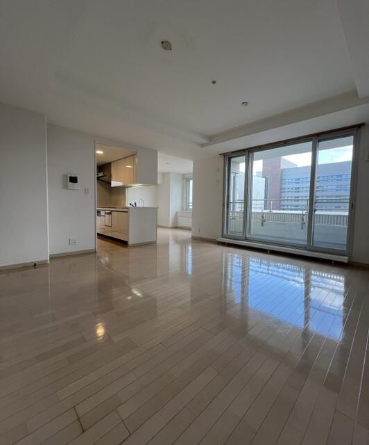 3LDK Corner Apartment in Chuo-ku Sapporo Near Station - Thumbnail 3