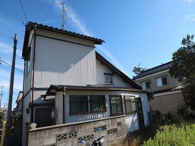 Property details: Property information for Sakata Station, Hikarigaoka 4-chome, Sakata City, Yamagata Prefecture: Used detached house — Image 2, Sakata, Yamagata