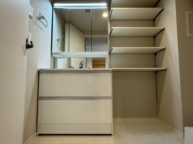 2LDK Apartment for Rent in Nagareyama, Chiba - Thumbnail 3