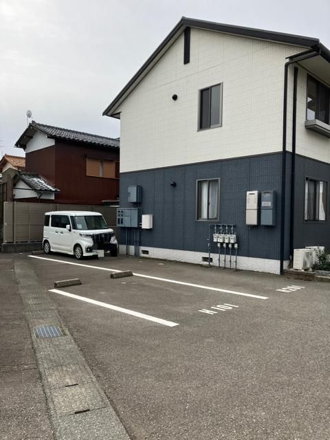 2DK Apartment for Rent in Fukui City, Fukui Prefecture - Thumbnail 2