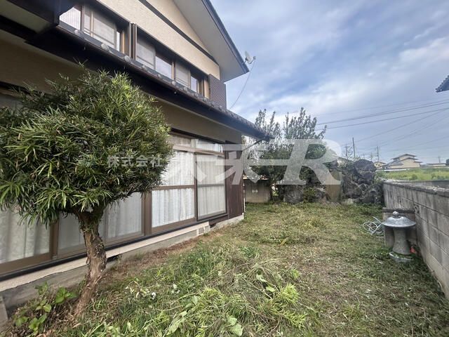 8DK Wooden House for Sale in Takasaki, Gunma with Large Garden - Image 7