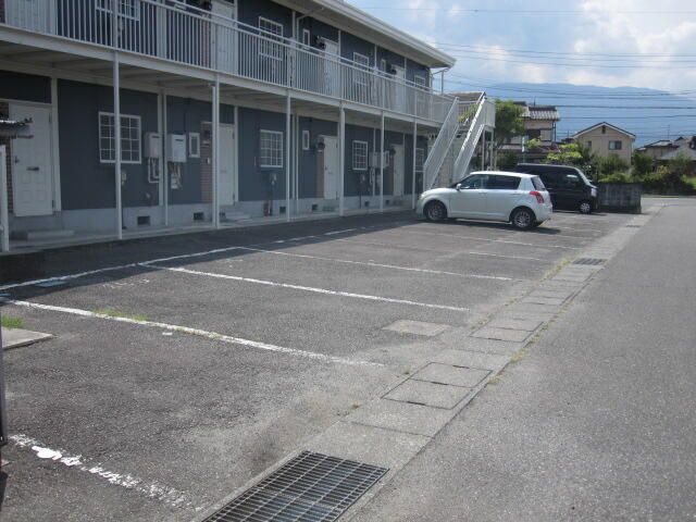 2DK Apartment for Rent in Central City, Yamanashi | 39.67 sqm - Thumbnail 2