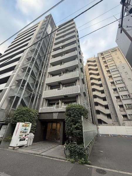 Urban Crystal Kudanshita Studio Apartment for Sale in Chiyoda, Tokyo - Thumbnail 2