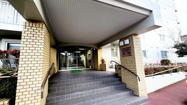 4LDK Apartment for Sale in Central Sapporo, Hokkaido - Thumbnail 2