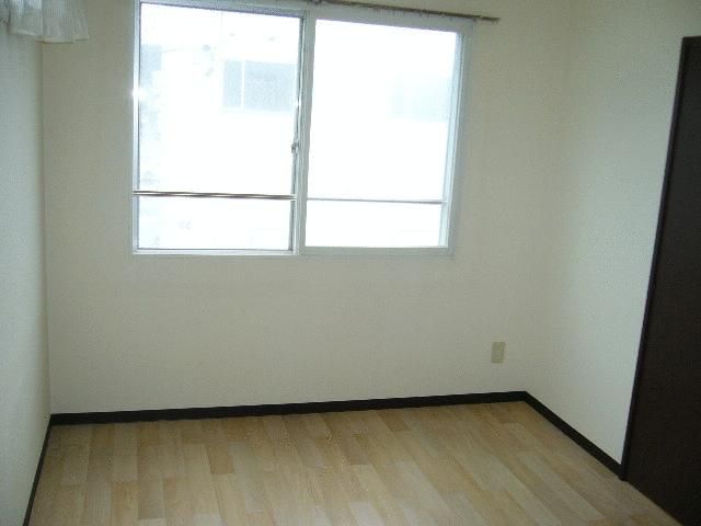 1LDK Apartment for Rent in Toyohira-ku, Sapporo, Hokkaido - Thumbnail 4