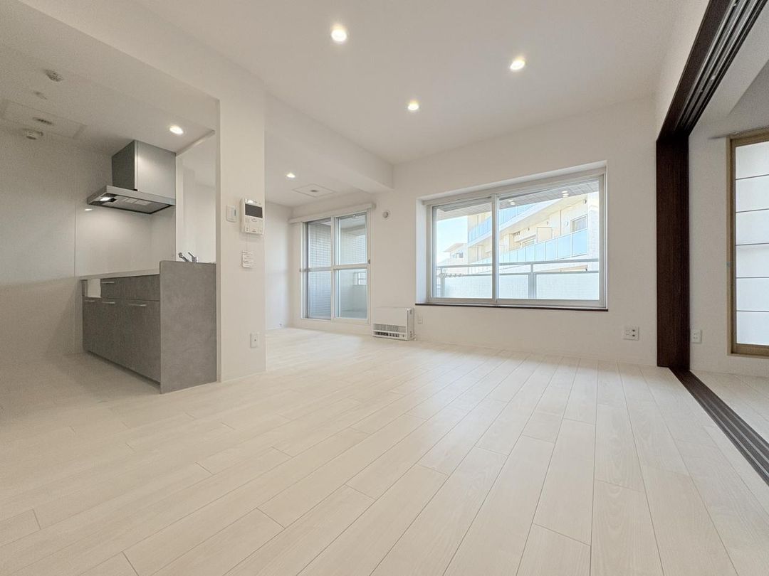 Renovated 3LDK Corner Apartment with Views in Sapporo - Thumbnail 3