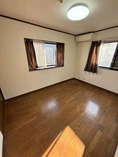 3LDK Detached House for Rent near Kugenuma Kaigan Station, Fujisawa - Thumbnail 3