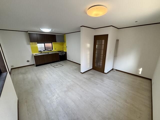3LDK Detached House for Rent near Kugenuma Kaigan Station, Fujisawa - Thumbnail 4