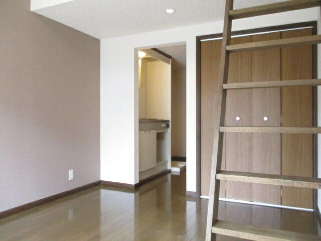 16.2 sqm 1R Apartment for Rent in Moroyama, Saitama - Thumbnail 3