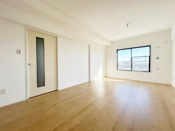 3LDK Condo with Roof Balcony near Kobuchi Station, Hamura - Thumbnail 2