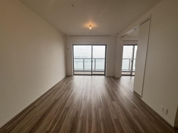 3LDK Apartment in HARUMI FLAG PARK VILLAGE T Tower, Tokyo - Thumbnail 3