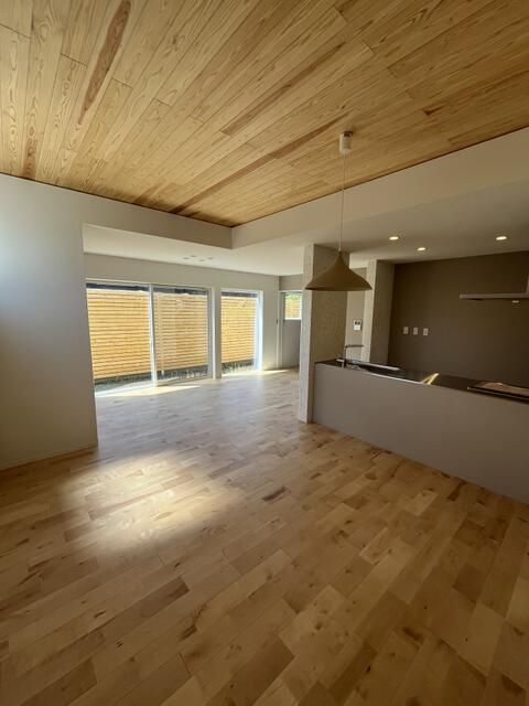 3LDK Detached House on Corner Lot in Saijo, Ehime - Thumbnail 4