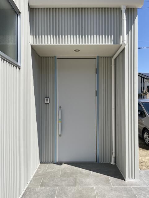 3LDK Detached House on Corner Lot in Saijo, Ehime - Thumbnail 3